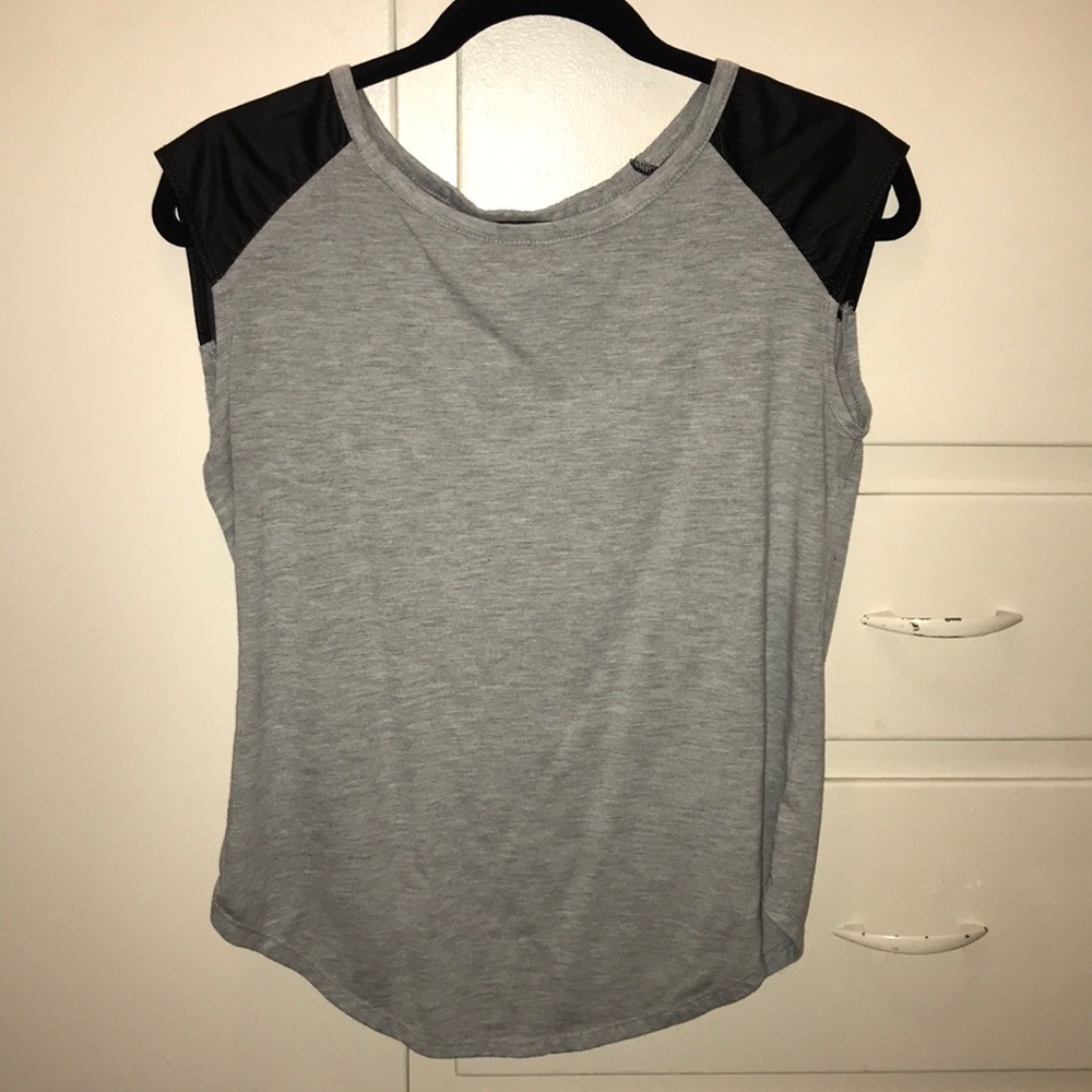 Gray t shirt